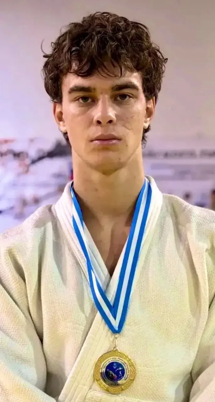 🥋 Золото всероссийского турнира и новый спортивный разряд!