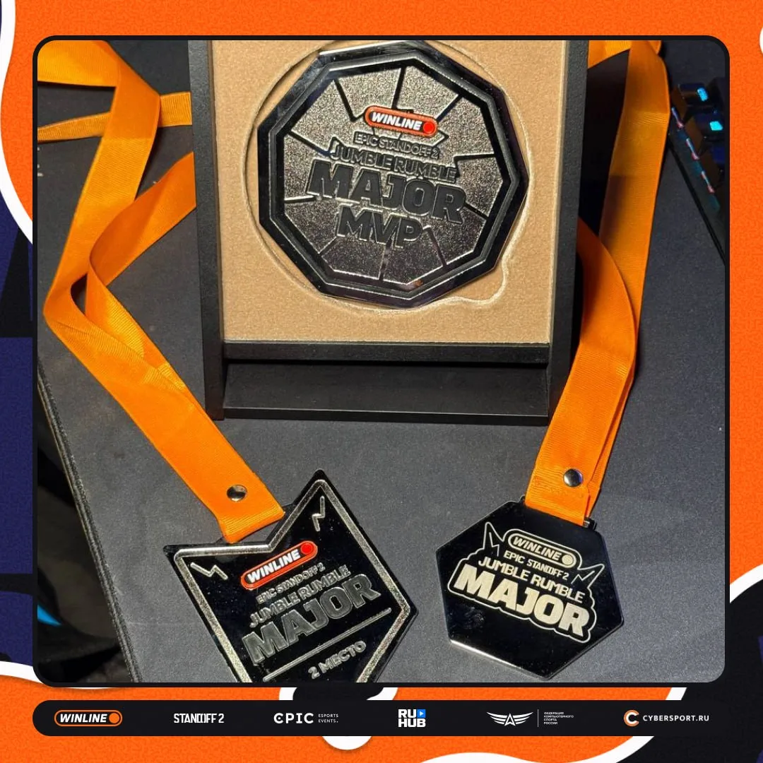 Hi-Lo показал медали за MVP и 2 место на Мажоре

С пустыми руками никого не оставили 🥹