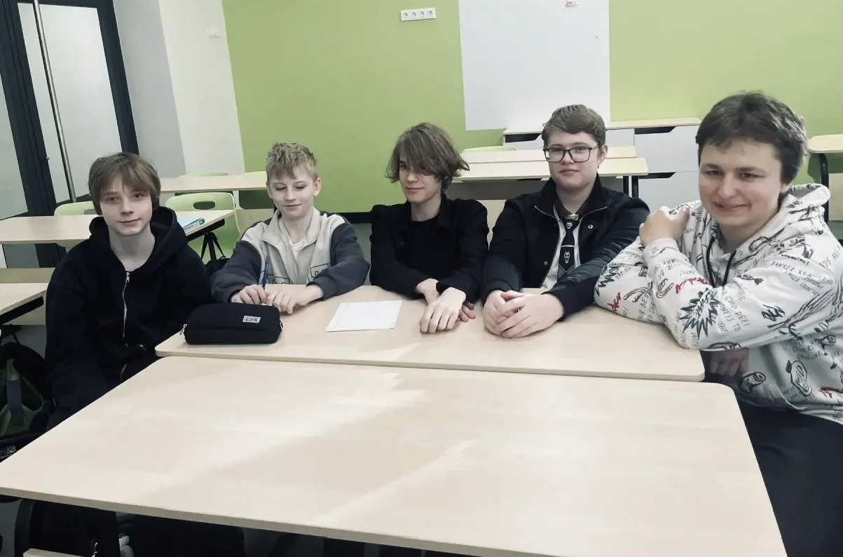 «Правилу следуй упорно: чтобы словам было тесно, а мыслям — просторно». Н. А. Некрасов  📖 В нашей шк