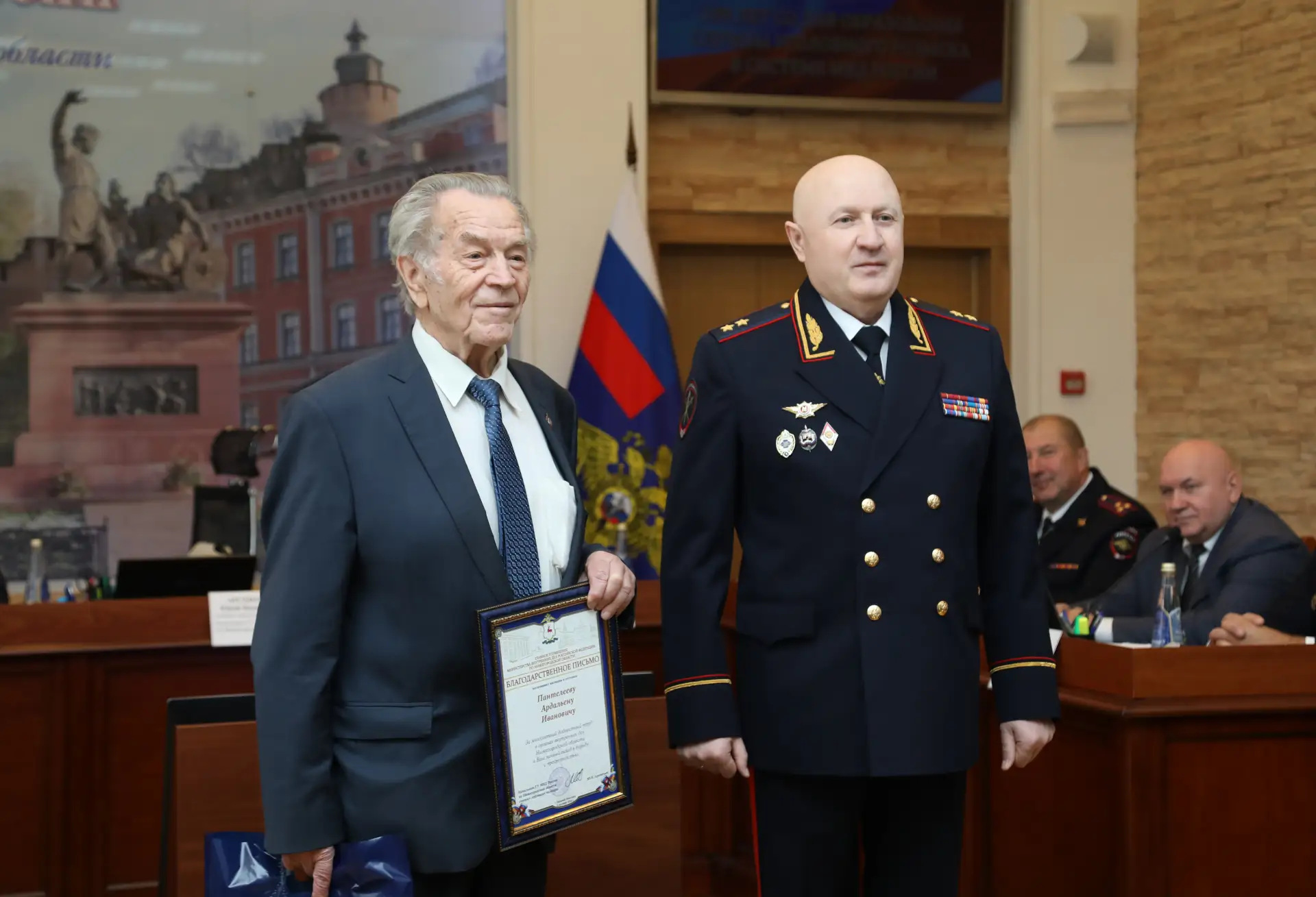 🎉 День службы отмечают сотрудники и ветераны уголовного розыска полиции Нижегородской ...