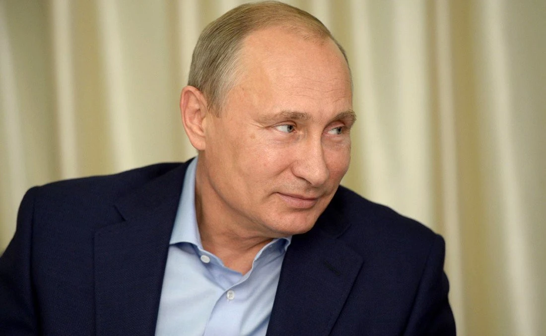 Учителя, медики и коммунальщики: Путин наградил кузбассовцев