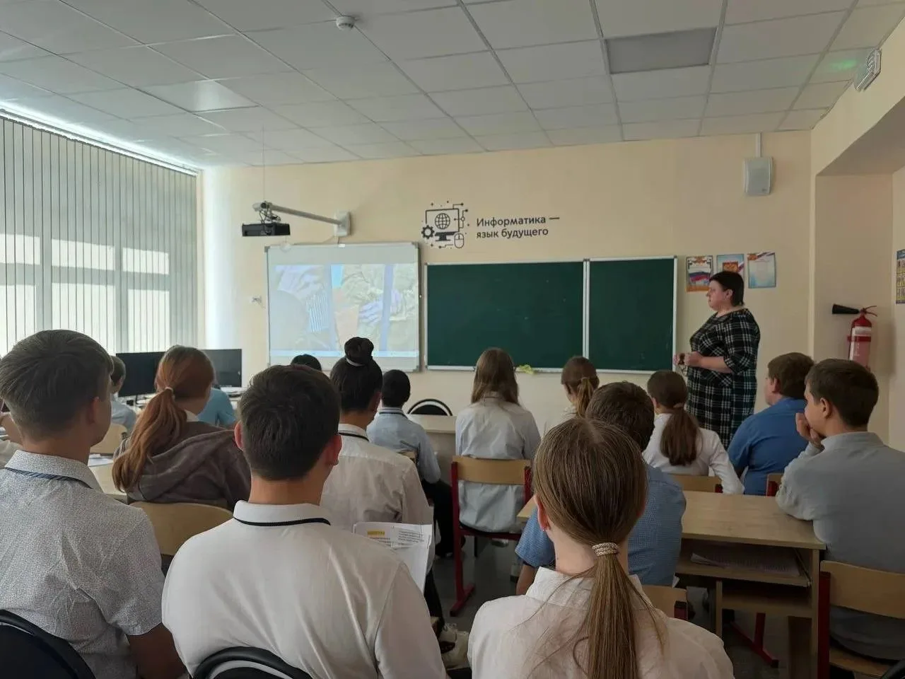 С целью профилактики экстремизма и терроризма, девиантного поведения несовершеннолетних...