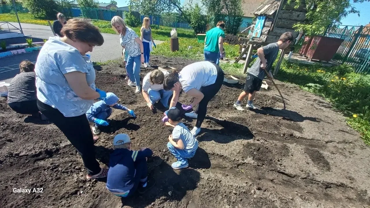В нашем детском саду состоялся третий этап  коллективного творческого дела «Три поколения на одной г