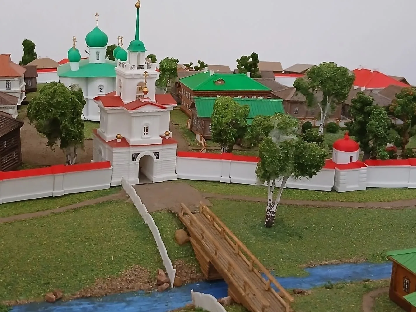 🏛️ Смотрите, это уникальный исторический макет Успенского женского монастыря, который ...