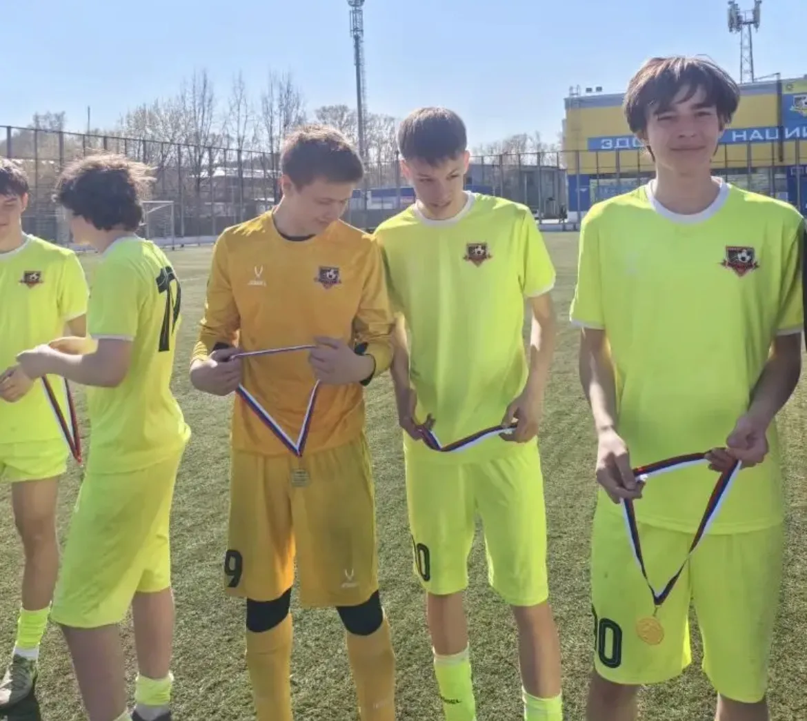 ⚽️Поздравляем учеников нашей школы - Грона Александра, Захарчука Михаила, Камбалина Михаила, Коледин