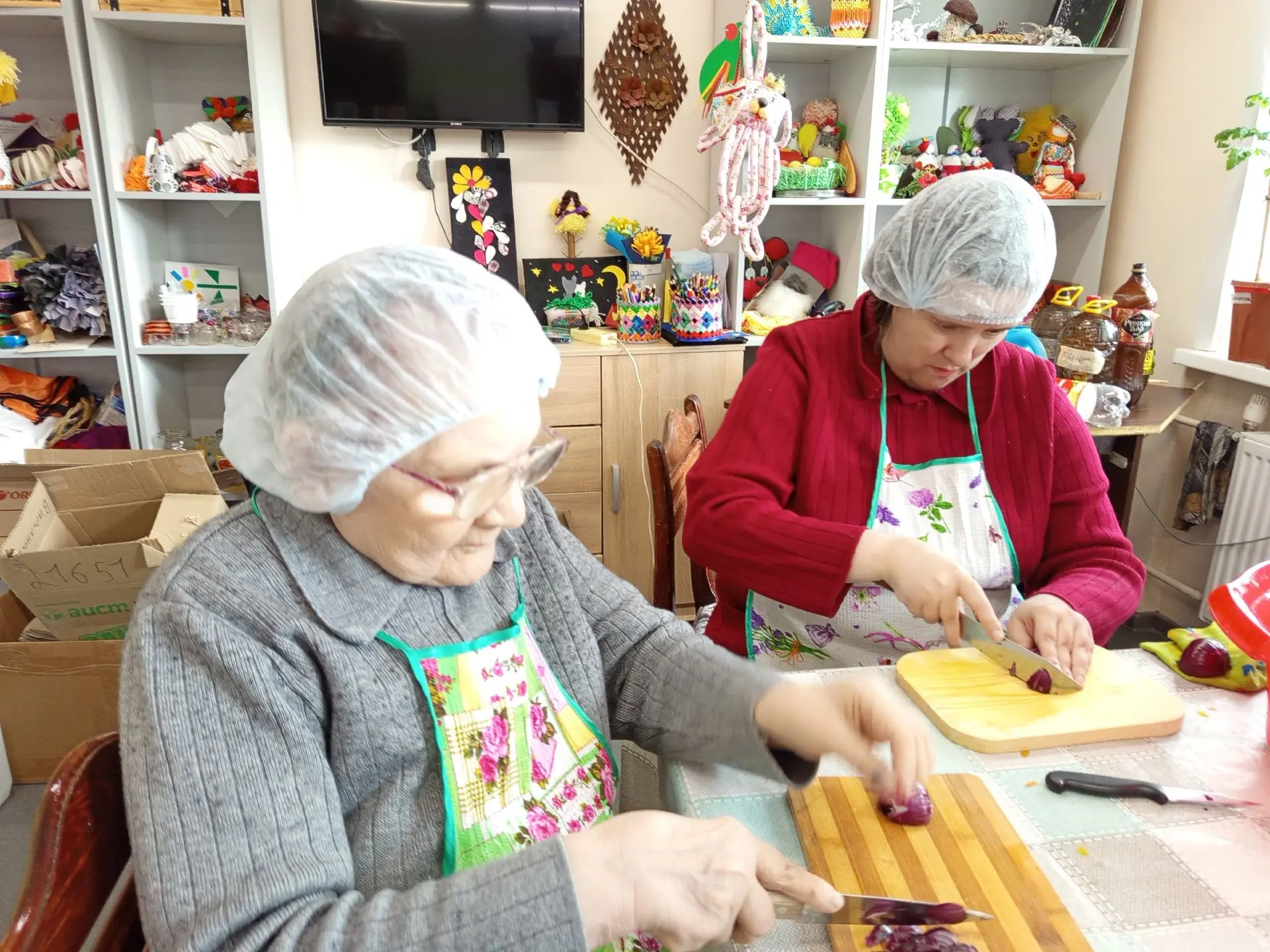 В клубе по интересам "Вдохновение" регулярно проходят кулинарные мастер классы, участву...