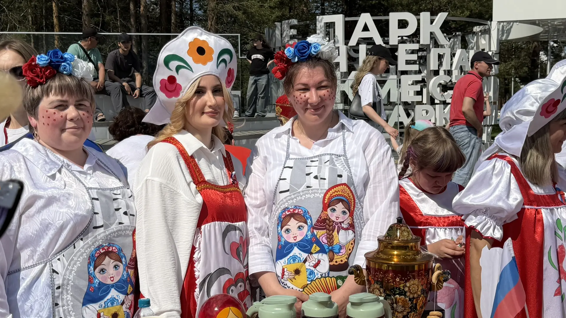 А знаете ли вы, что…

• слово «пирог» произошло от слова «пир» — неслучайно без них не обходился ни 