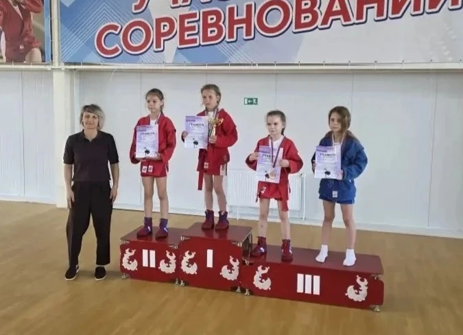 Знай наших! Калининские самбистки привезли россыпь медалей из Крымска 🥋  Конкуренция на ковре была с