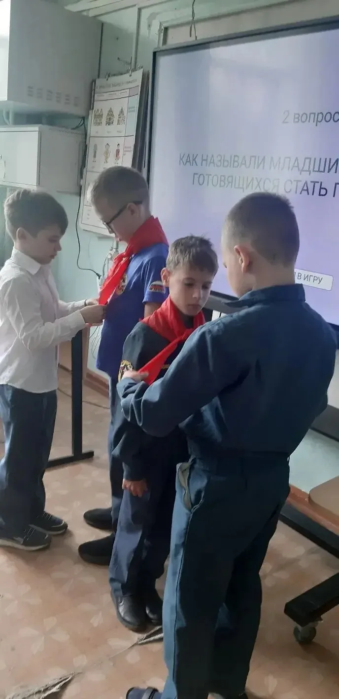 🇷🇺 Сегодня, 19 мая — День детских общественных организаций России!  В честь этого праздника в 3 «Г» 