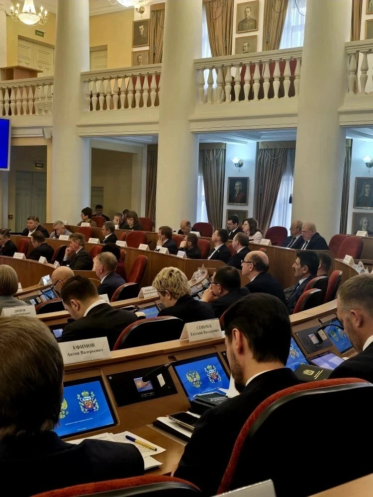⚡ Губернатор Оренбургской области высоко оценил работу членов избирательных комиссий региона   Сегод
