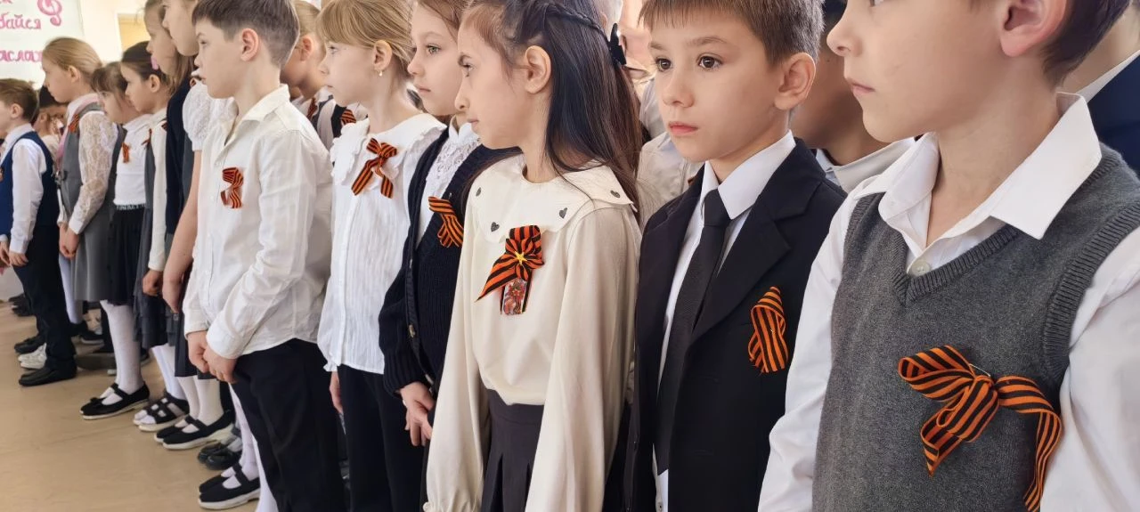 Праздник с душой: как прошла торжественная линейка к 81-й годовщине Победы 🎖