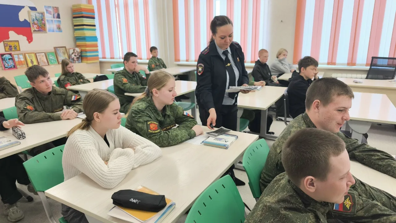 Начальник Госавтоинспекции Межмуниципального отдела МВД России «Юргинский» майор полиции Евгений Гре