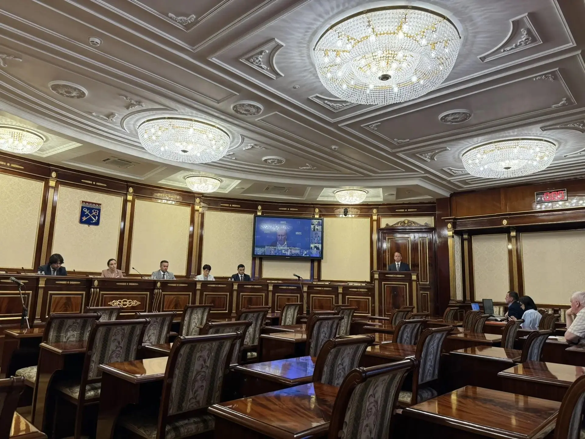 ⚡️ Электросетевой комплекс Ленобласти готовят к зиме: ремонтная программа выполнена бол...