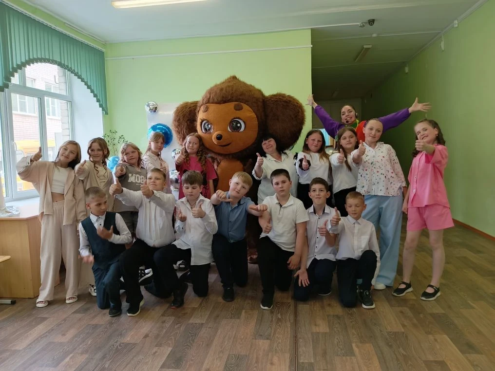 🔔В 4Б классе прошёл выпускной праздник. Ребята вместе с учителями и родителями собрали...