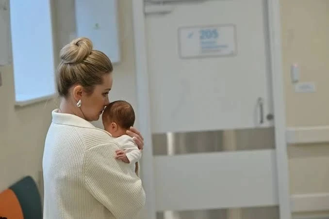 Платить зарплату мамам предложили в Госдуме.