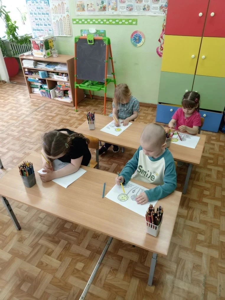 В старшей и младшей группах прошло тёплое занятие, посвящённое одуванчикам 🌼.