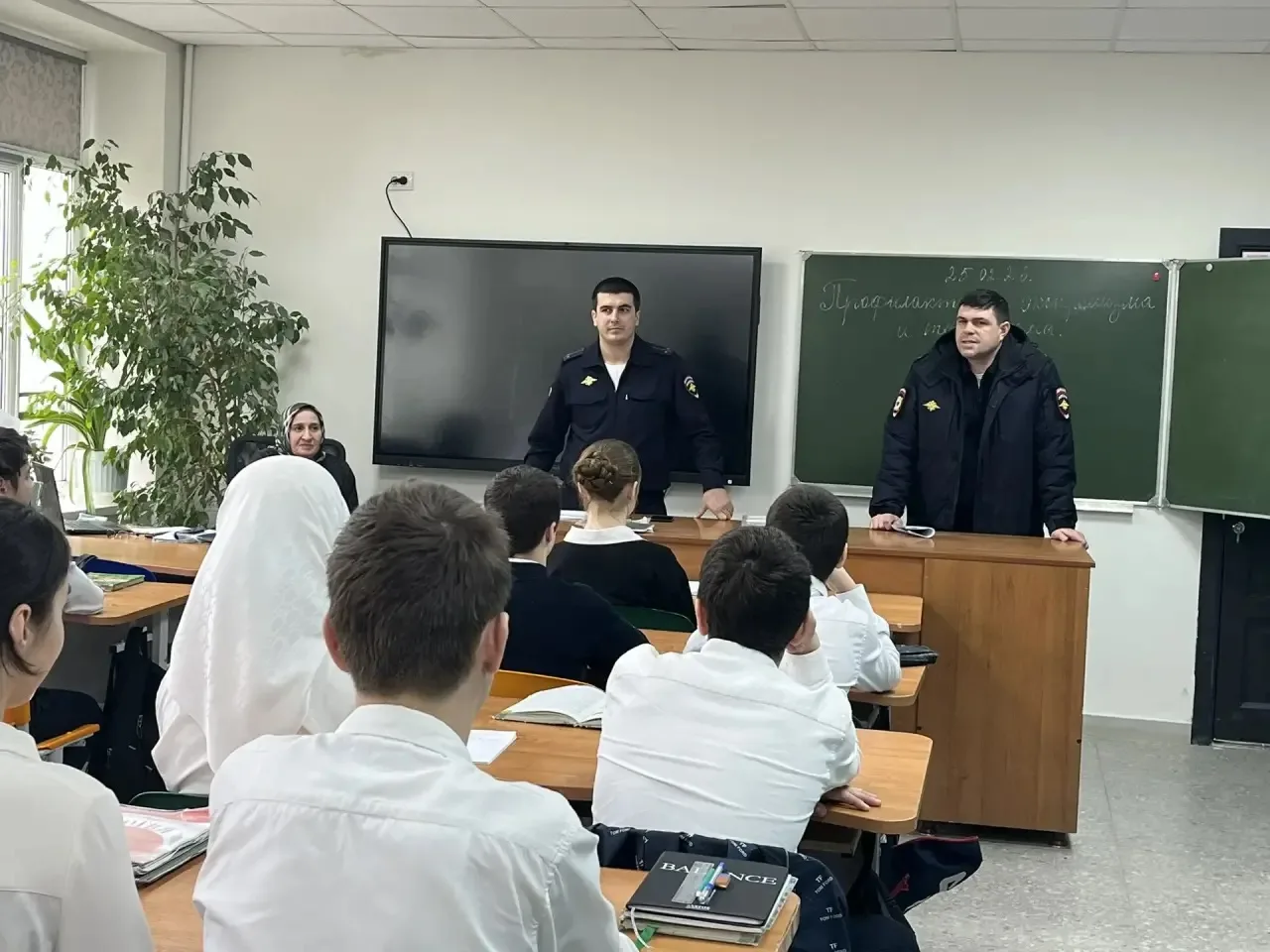 В рамках программы профилактики правонарушений среди подрастающего поколения в нашей гимназии провел