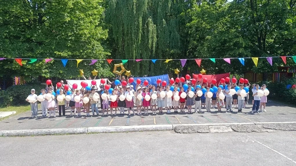 🎉12 июня в нашей стране отмечается День России. 🇷🇺
✅Это праздник свободы, мира и добра.Он символи