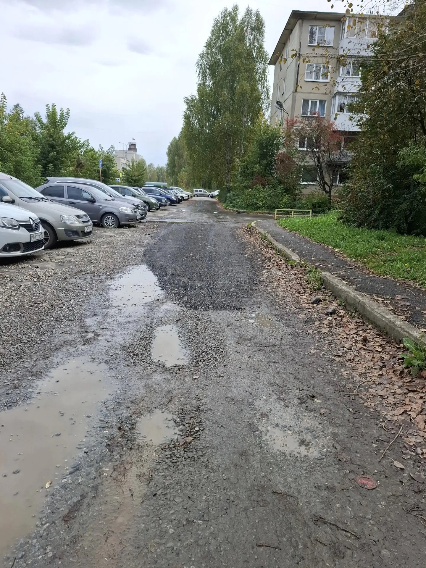 Помните яму на стоянке Дзержинского 23?