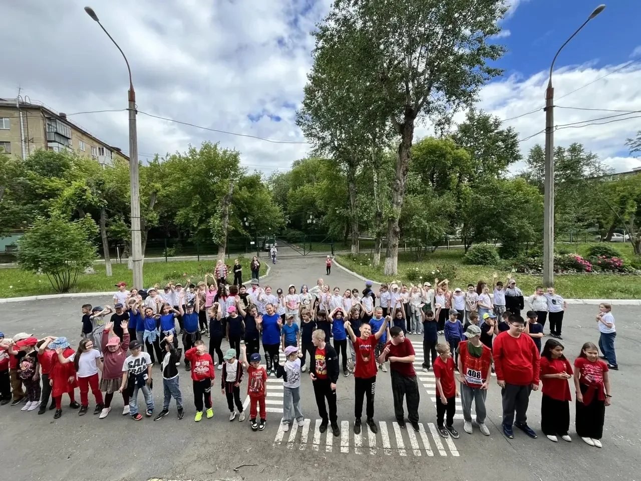 🇷🇺 День России в лагере! 

Сегодня в нашем лагере прошёл по-настоящему яркий и тёплый праздник — Д