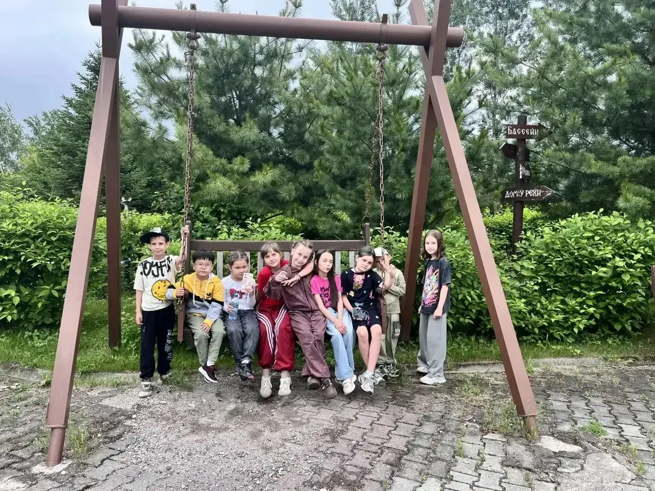 Сегодня наш пришкольный лагерь с утра зарядился солнцем и отправился в настоящее приключение — на вы