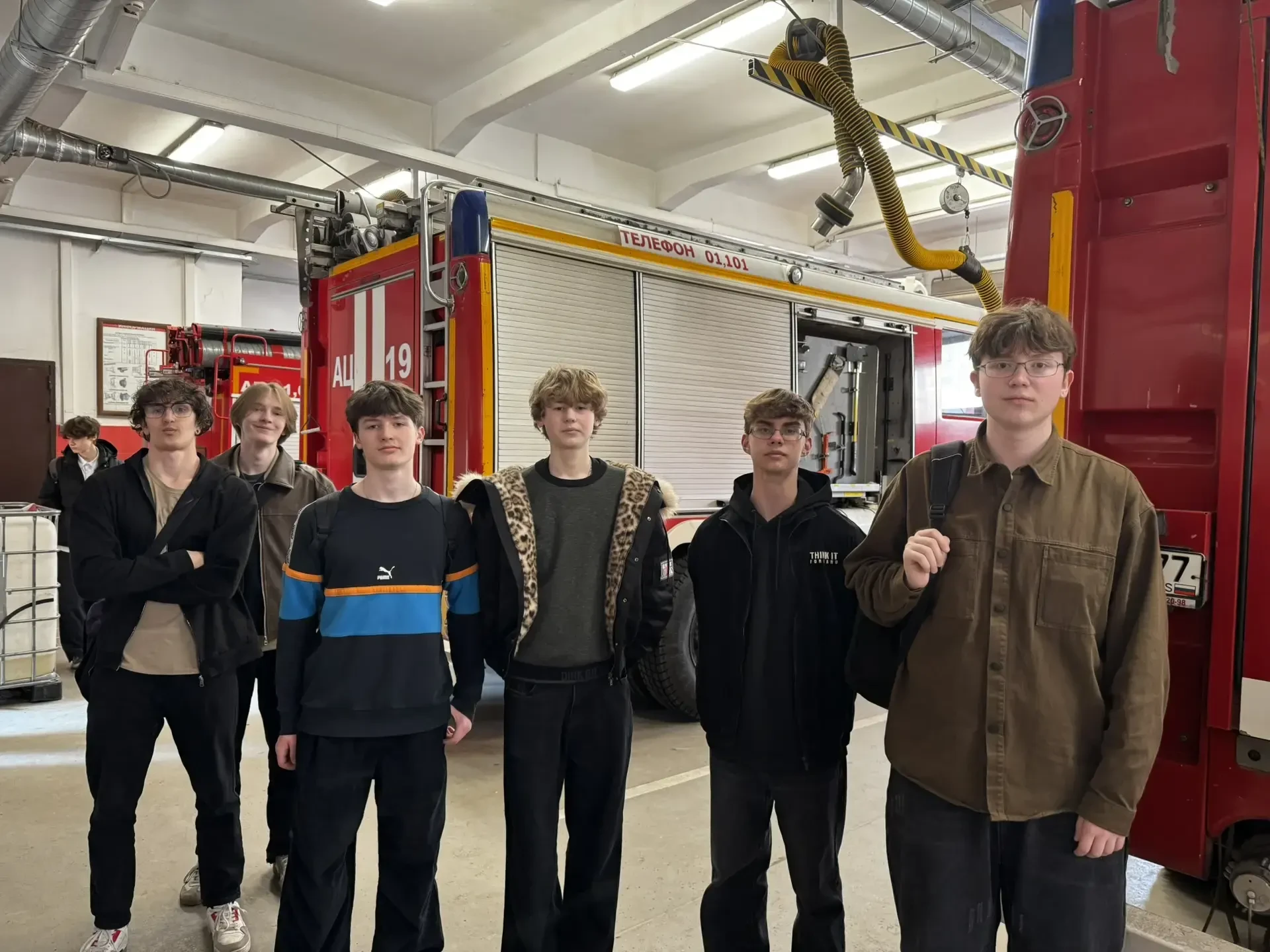 🚒 Экскурсия в Пожарно-спасательную часть №19  Учащиеся 9-х классов побывали на экскурсии в Пожарно-с