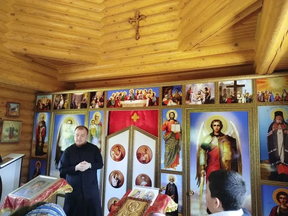 Ученики нашей школы традиционно в майские дни посетили больничный храм г. Тимашевска  Учащиеся 4-х к