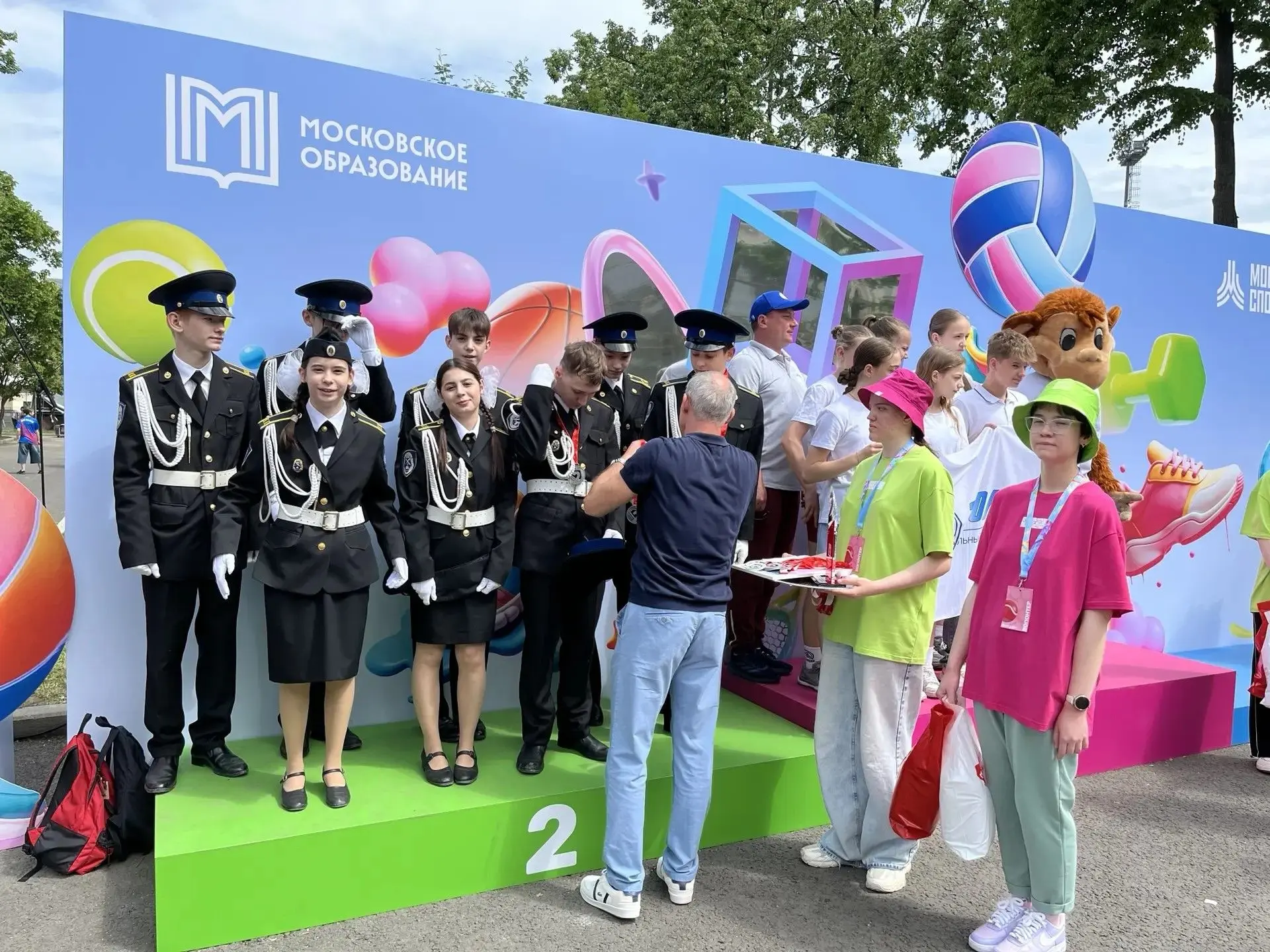 Наши звёздочки блеснули на большом спортивном                                празднике!             
