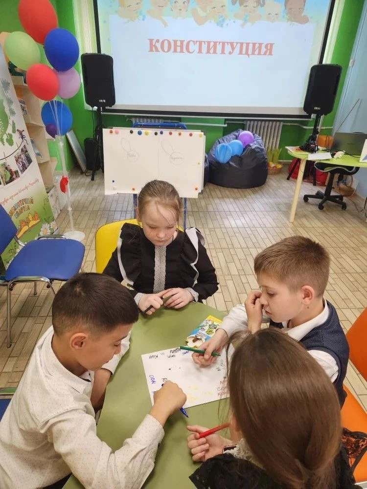 Сегодня обучающиеся 1 "Б" класса совершили увлекательное путешествие в городскую библиотеку, где их 