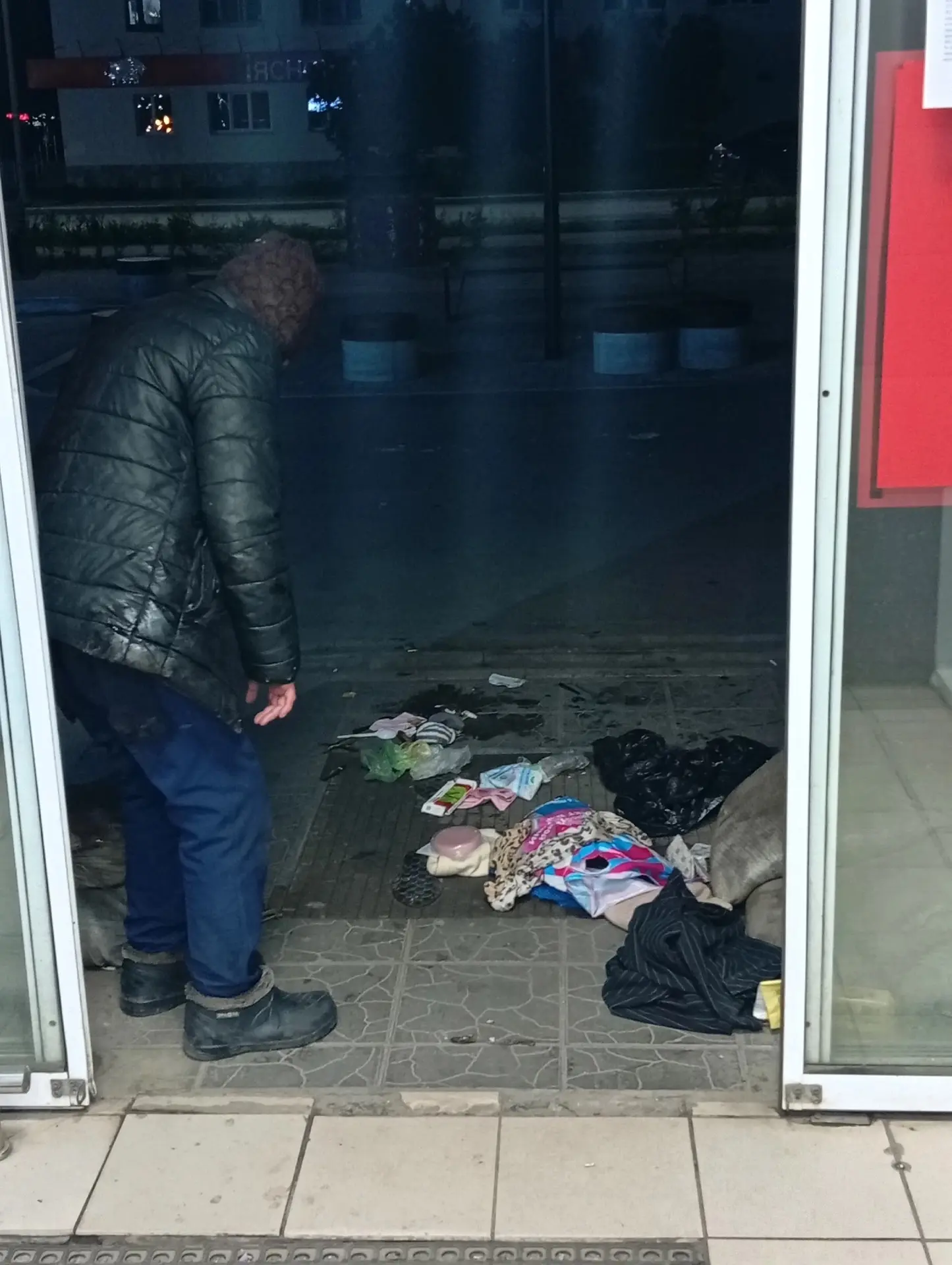 Ну сколько можно!!!! 🤬🤬🤬🤬🤬 ни полиция, ни администрация не реагируют. Бедные покуп...