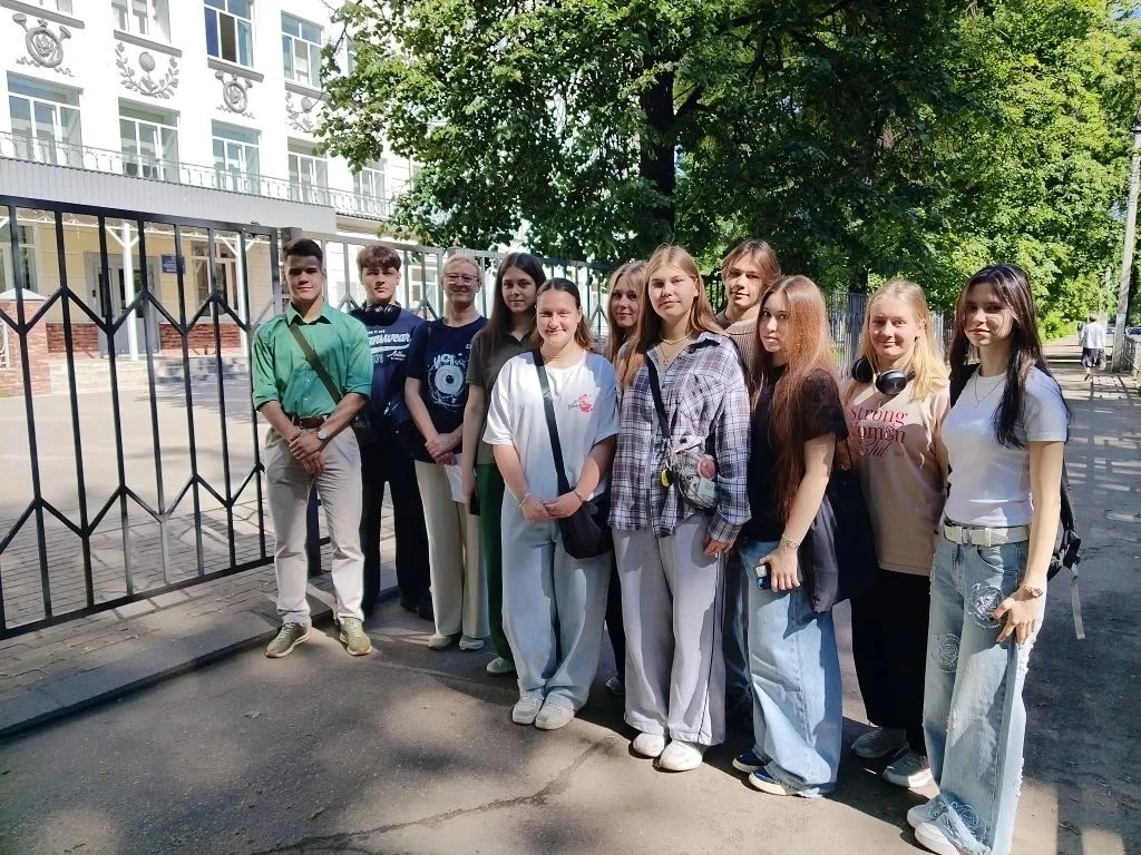 Десятиклассники химико-биологического и химико-математического профилей МБОУ СОШ №17 по...