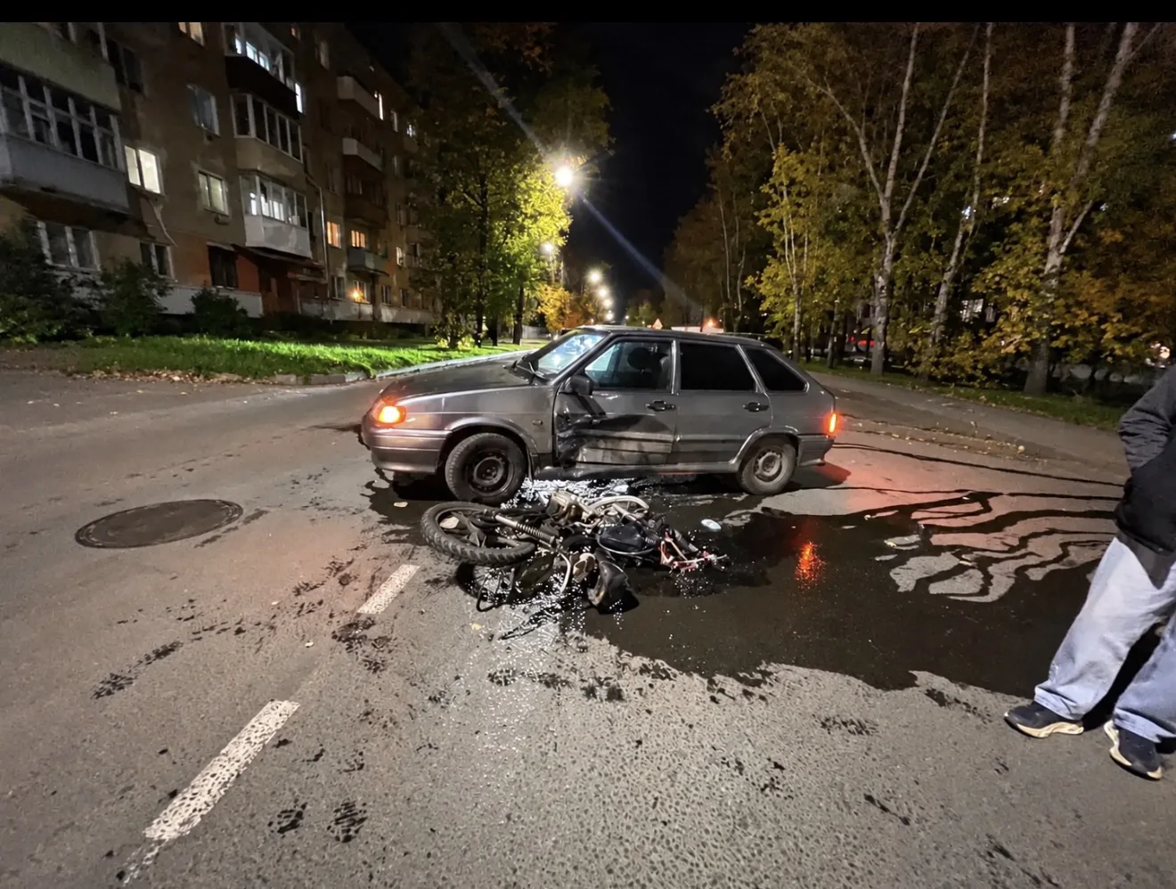 Вчера в 20:30 на пр-те Мира водитель 14-ой модели жигулей не пропустил мотоциклиста.