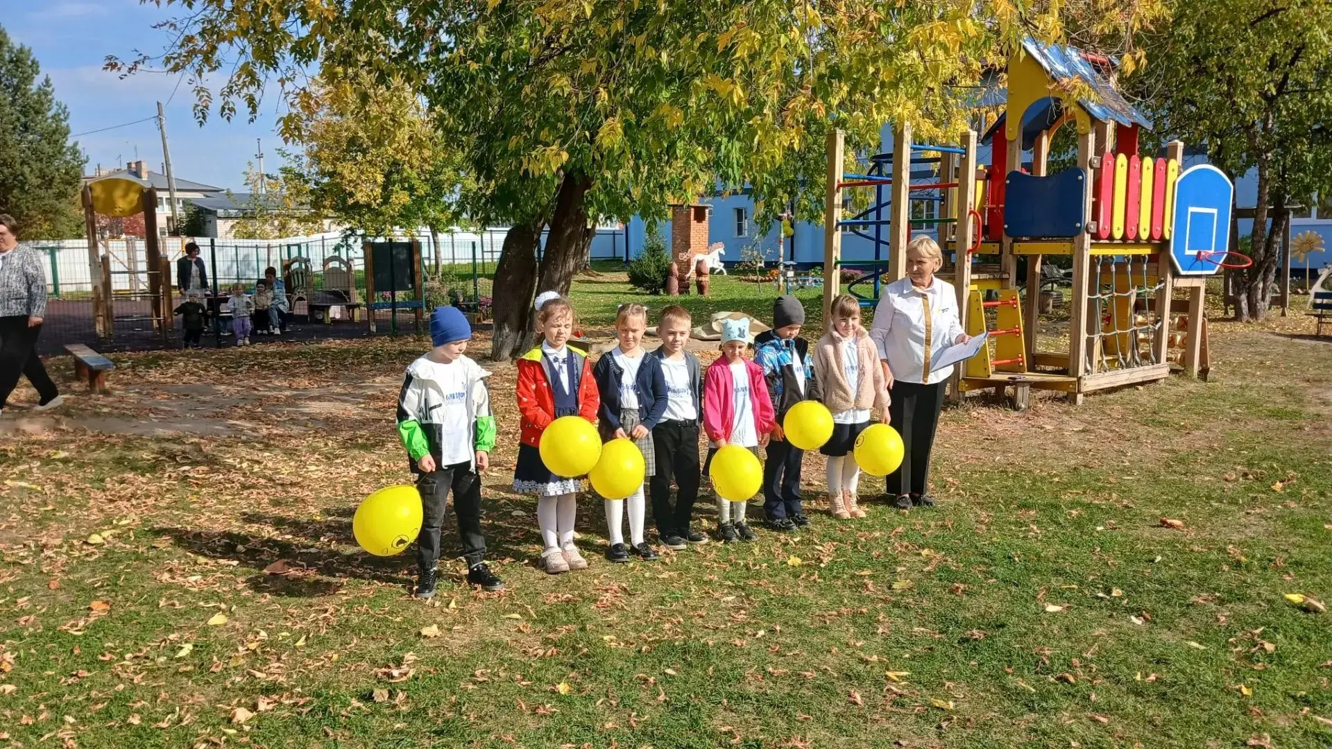 🤗В преддверии замечательного праздника День дошкольного работника, ребята 1 класса МБО...
