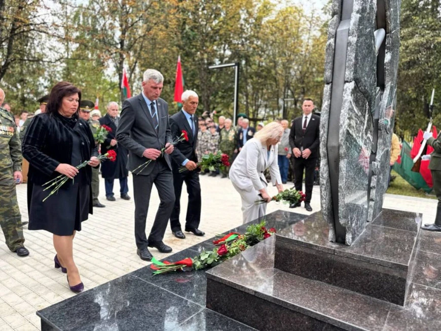 17 сентября, в День народного единства, в белорусском Дзержинске открыли памятник воина...