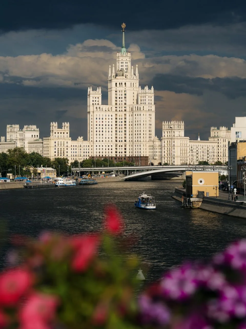 😍 Вид с Большого Москворецкого моста на прекрасную Москву

Очень красиво и живописно!

Московский В