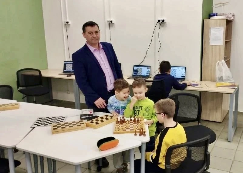 ♟️ Ход конём! В мир логики и стратегии 🎓  В Центре детского творчества «Глобус» кипит увлекательная 