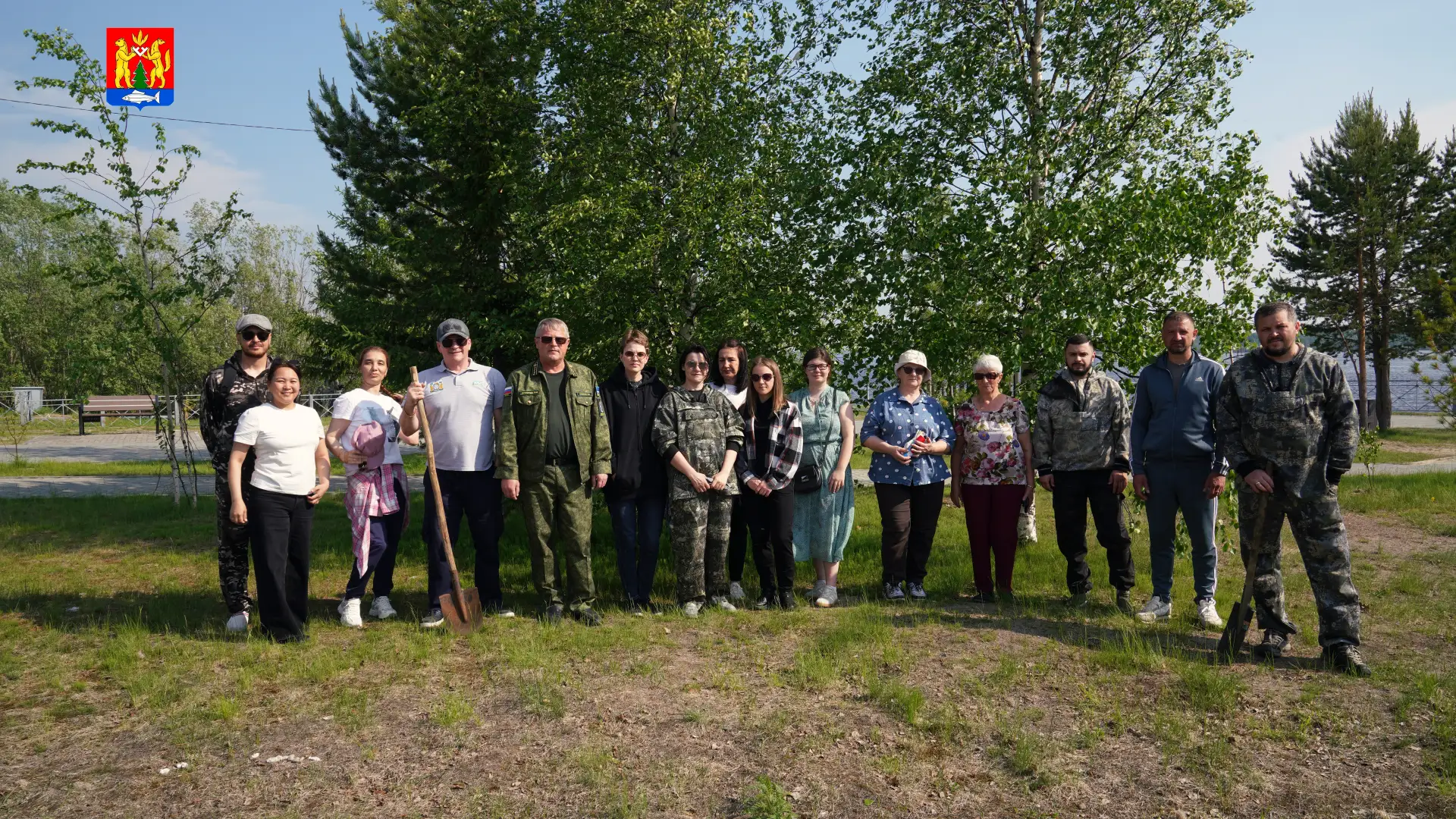 🌳 В Красноселькупе прошла Международная акция «Сад памяти»
 
На набережной реки Таз  жители райцент