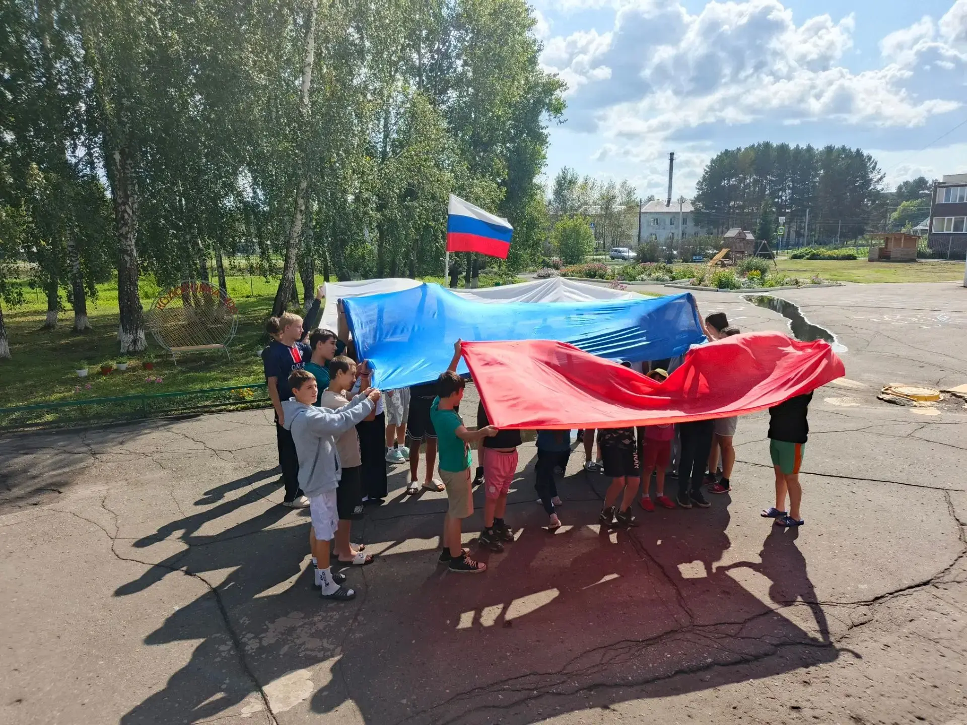 🇷🇺 В Доме детства торжественно отметили День Государственного флага России!