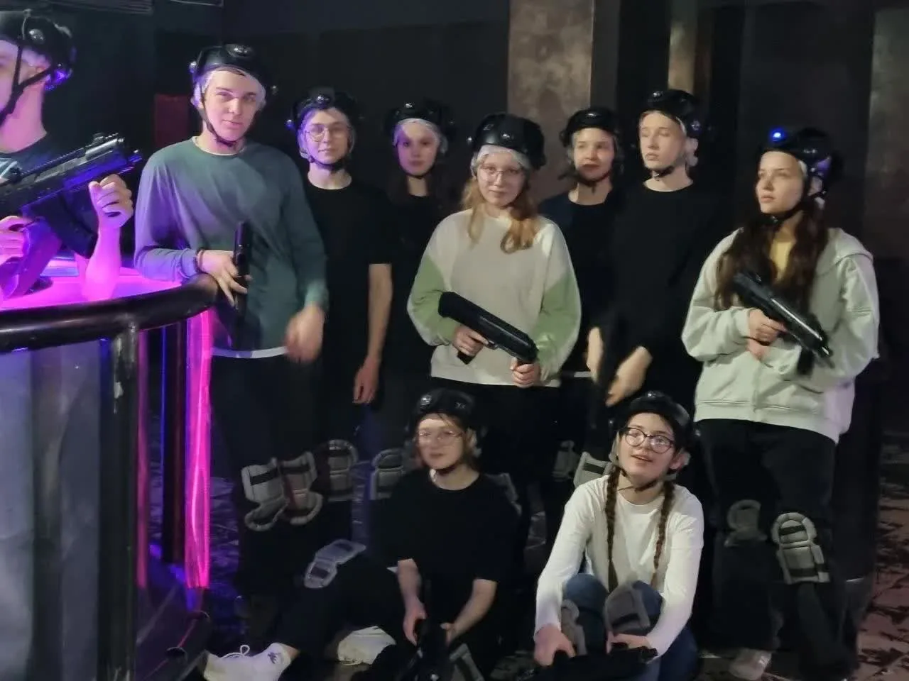 💥Попали точно в цель!  📌Недавно ученики 9 «В» класса побывали на лазертаге в развлекательном центре 