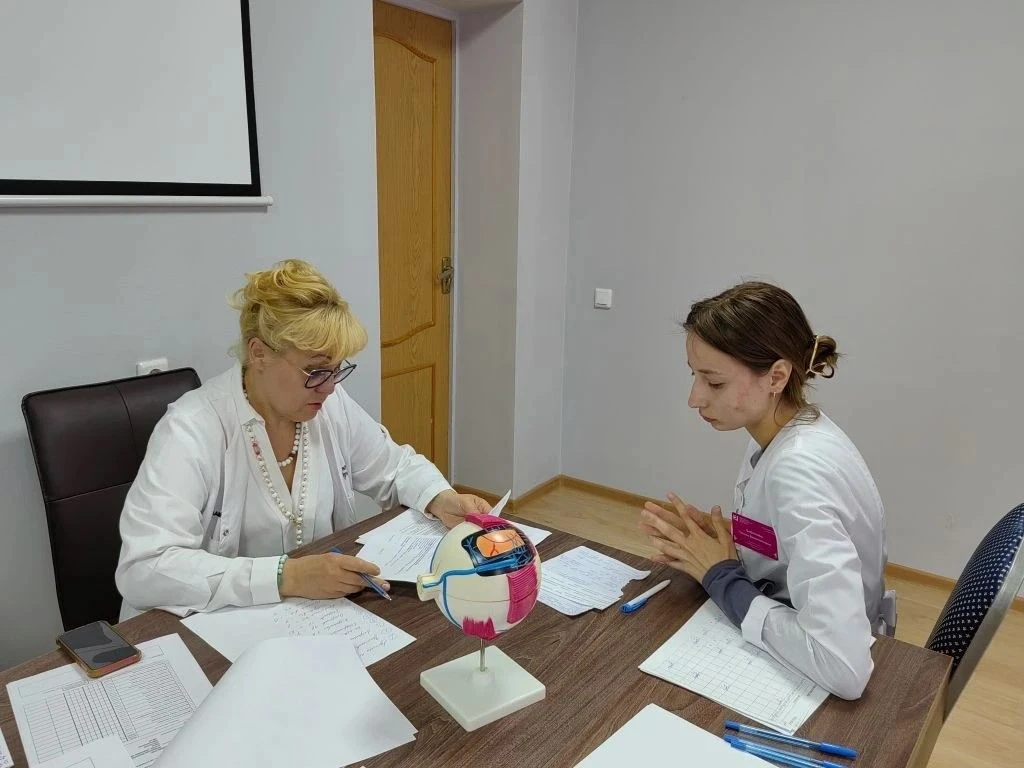 🎓Студенты педиатрического факультета института медицины и здоровьясбережения сдают экзамен по «офта