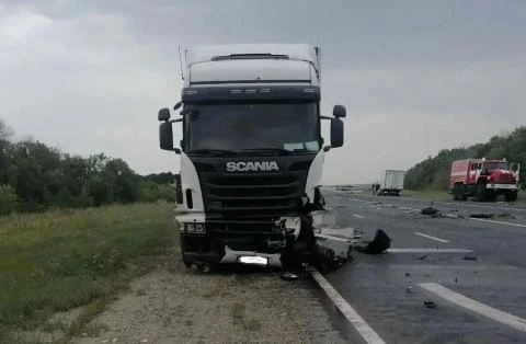Вчера вечером в 18:20 на 929-м километре трассы М5 "Урал" в Сызранском районе произошла авария. Там 