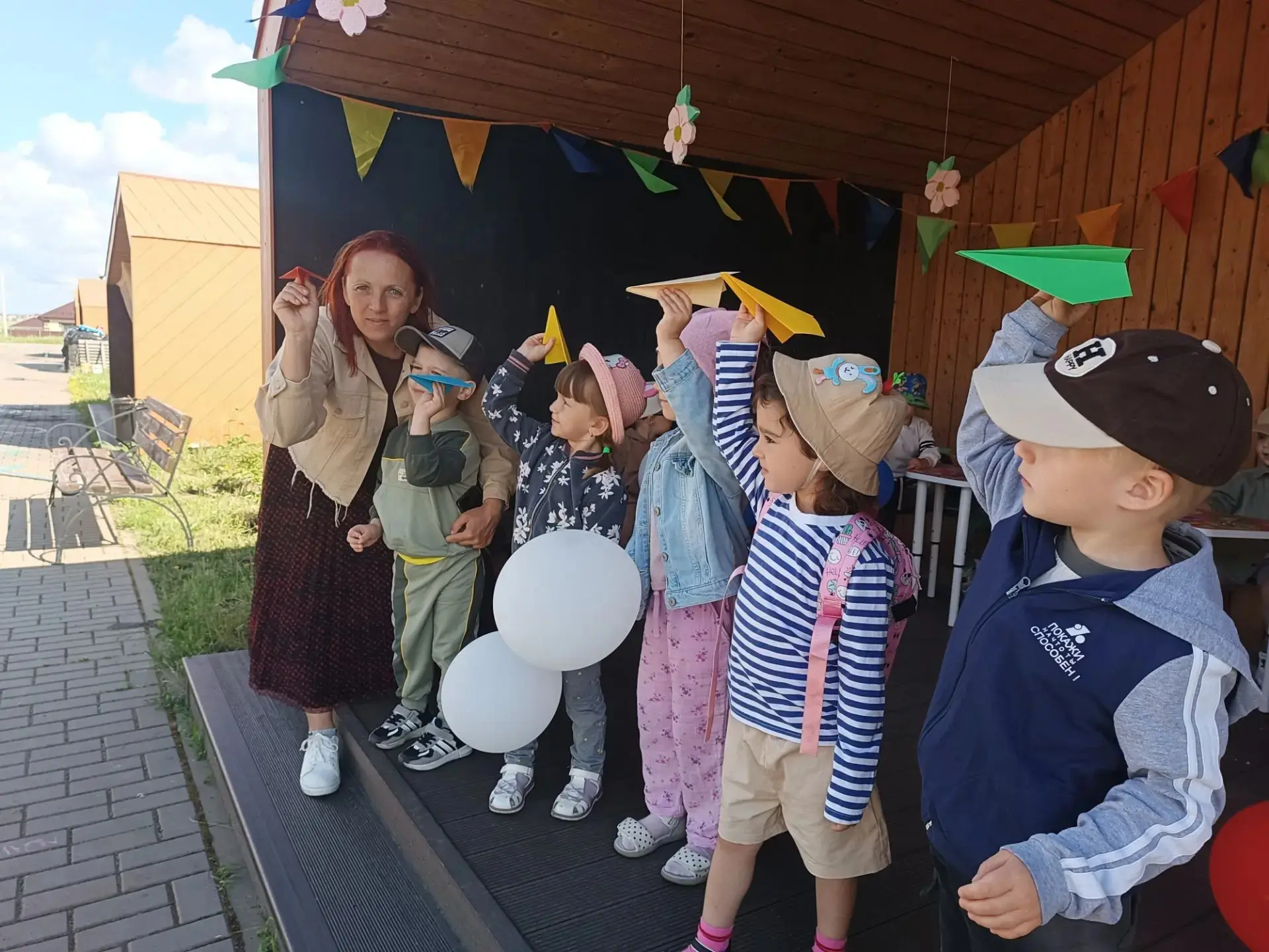 Сегодня все внимание было на ветер! 🥳 В нашем детском саду прошел замечательный День в...