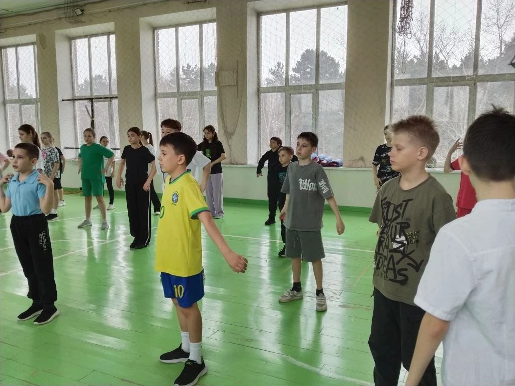 У Орлят 4В и 4Г классов завершился трек «Орлёнок-Спортсмен». 19 марта под руководством учителя физич
