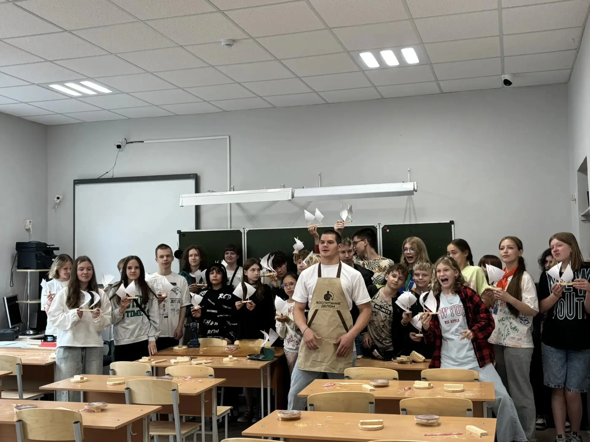 🏝 Жизнь в дневном школьном лагере "Остров радости" продолжает кипеть! 

Наши путешественники участв
