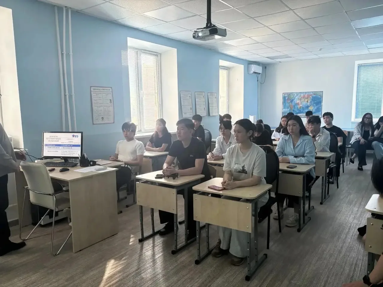 Скоро экзамены, а значит, пора выбирать свой путь!🚀  13-14 мая состоялись встречи с самыми целеустре