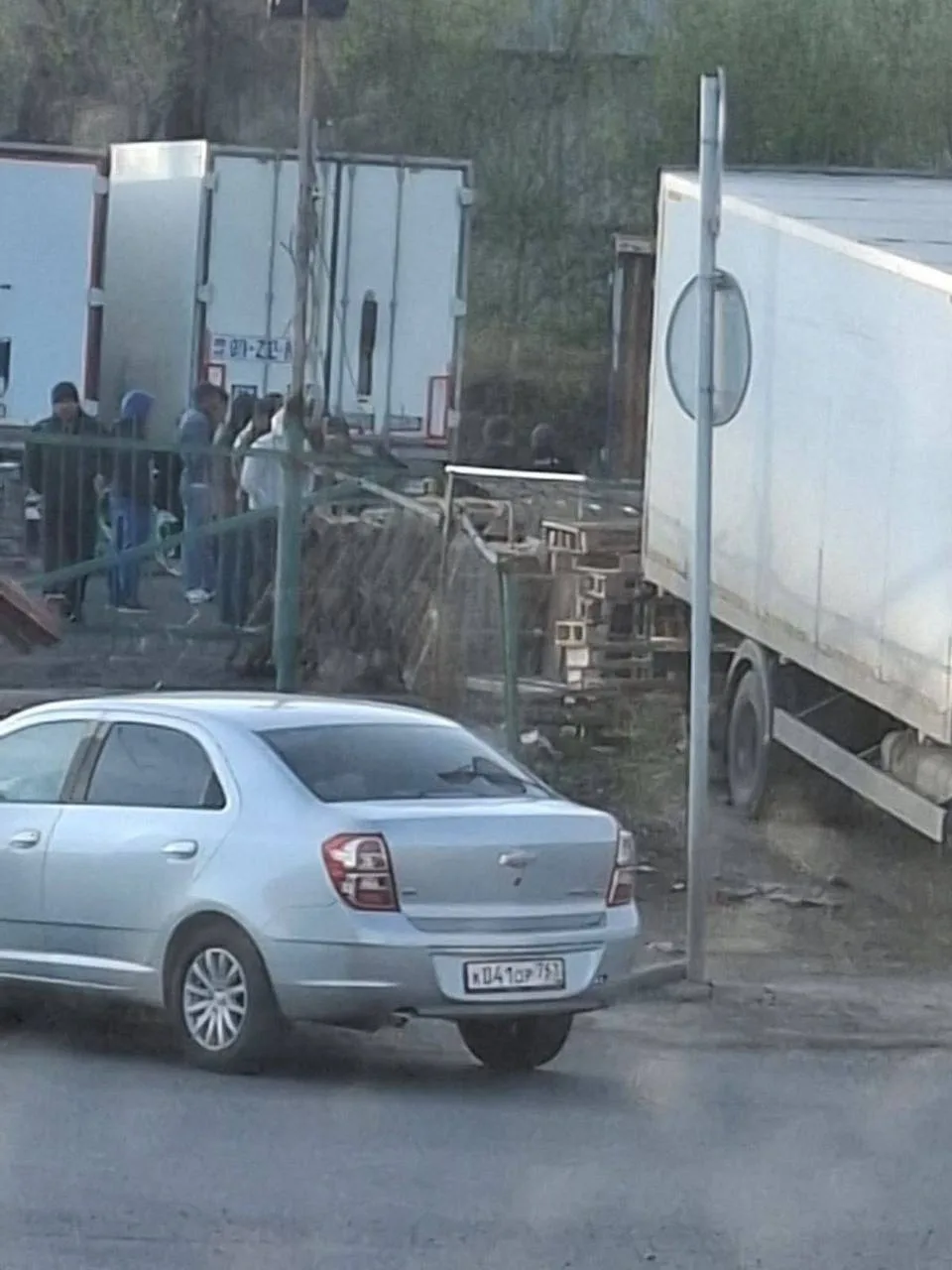 В Самаре мигранты без каких-либо документов открыли стихийный оптовый рынок.  Уверены, что это очень