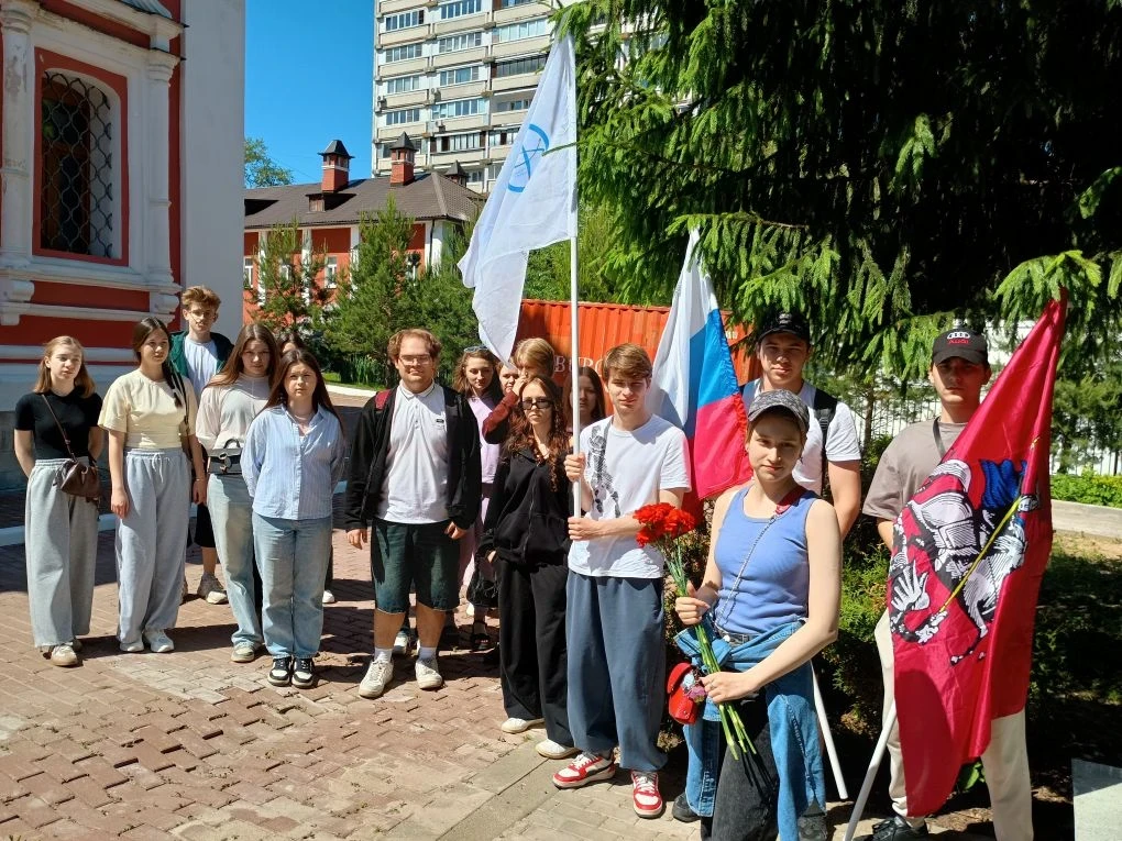 📆 В преддверии празднования Дня России студенты и сотрудники РГАИС приняли участие в в...
