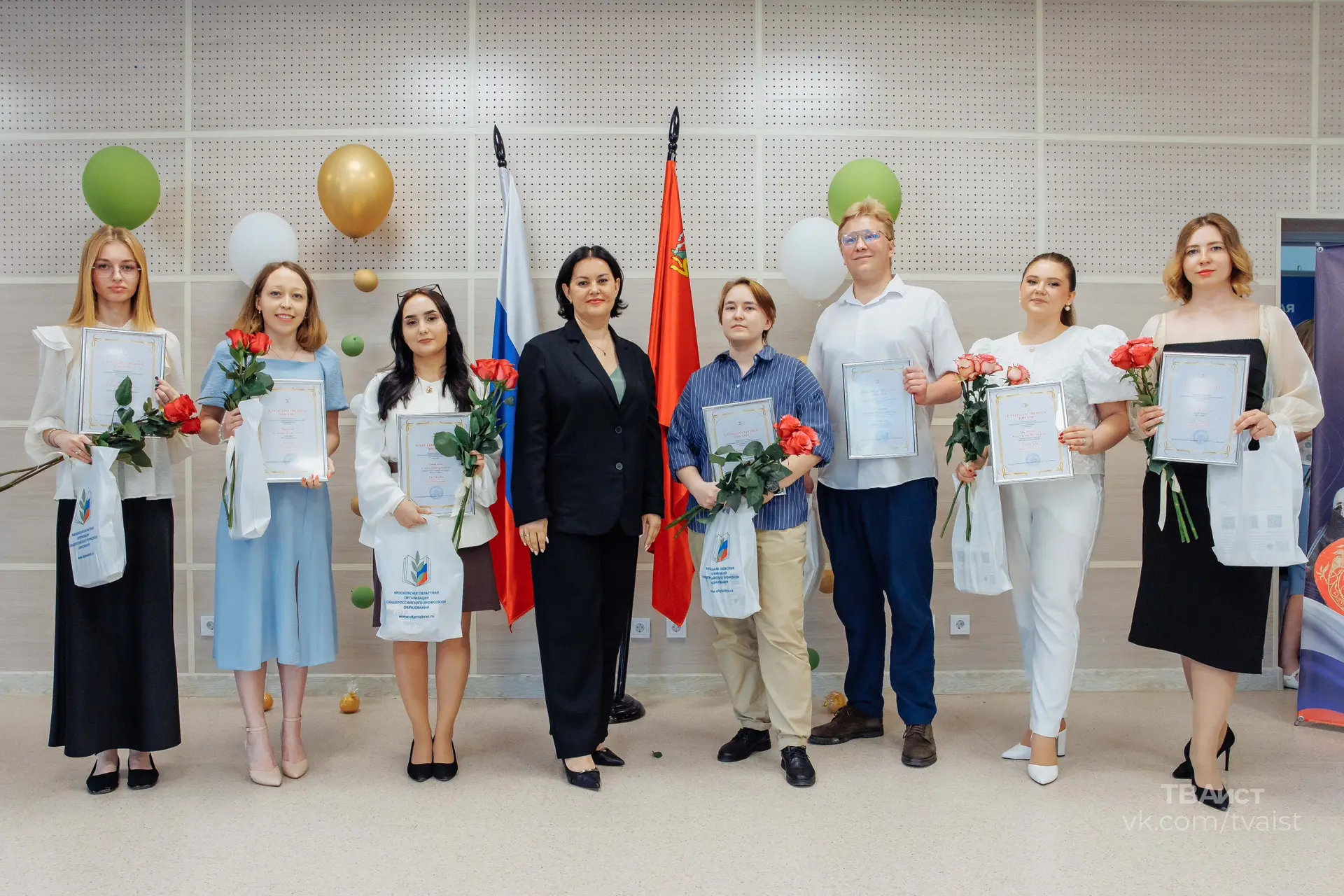 «Педагог — это не профессия, а призвание»  🏫В стенах Дрезненской школы №1 состоялась торжественная ц