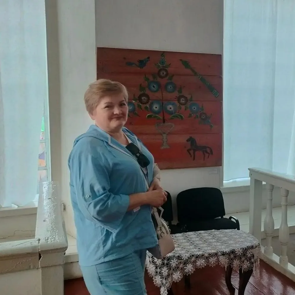 🎨 Живая связь времен: в гостях у музея-заповедника потомок кармакских мастеров
Сегодня, 18 июня 202