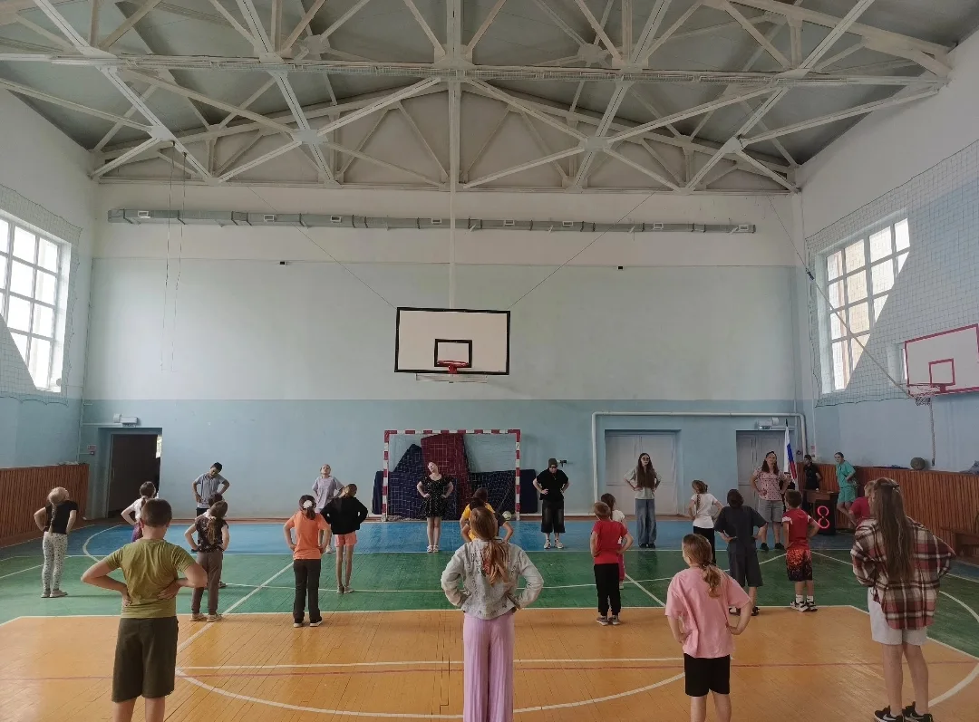 В пришкольном лагере «Солнышко» каждый день — маленькое приключение, и сегодняшний не стал исключени